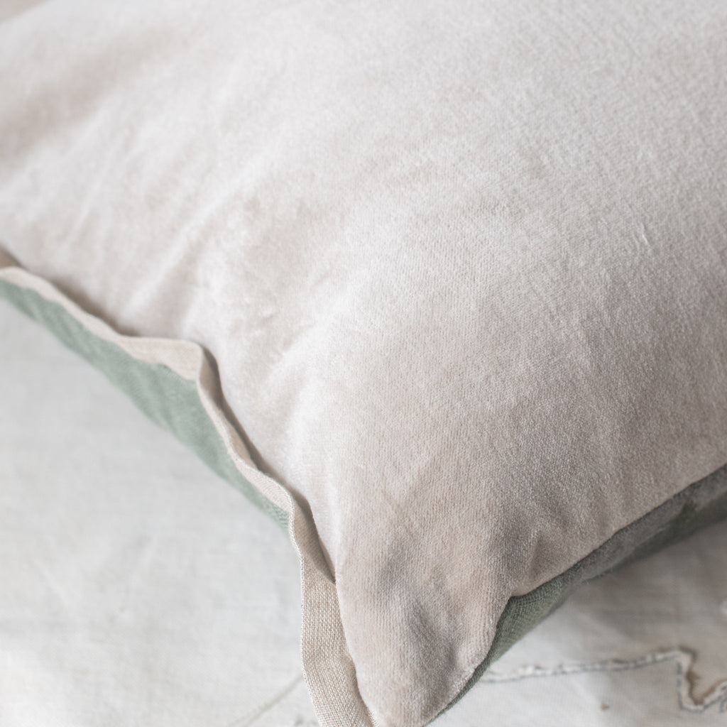 Manosque Cushion 40x55cm LICH