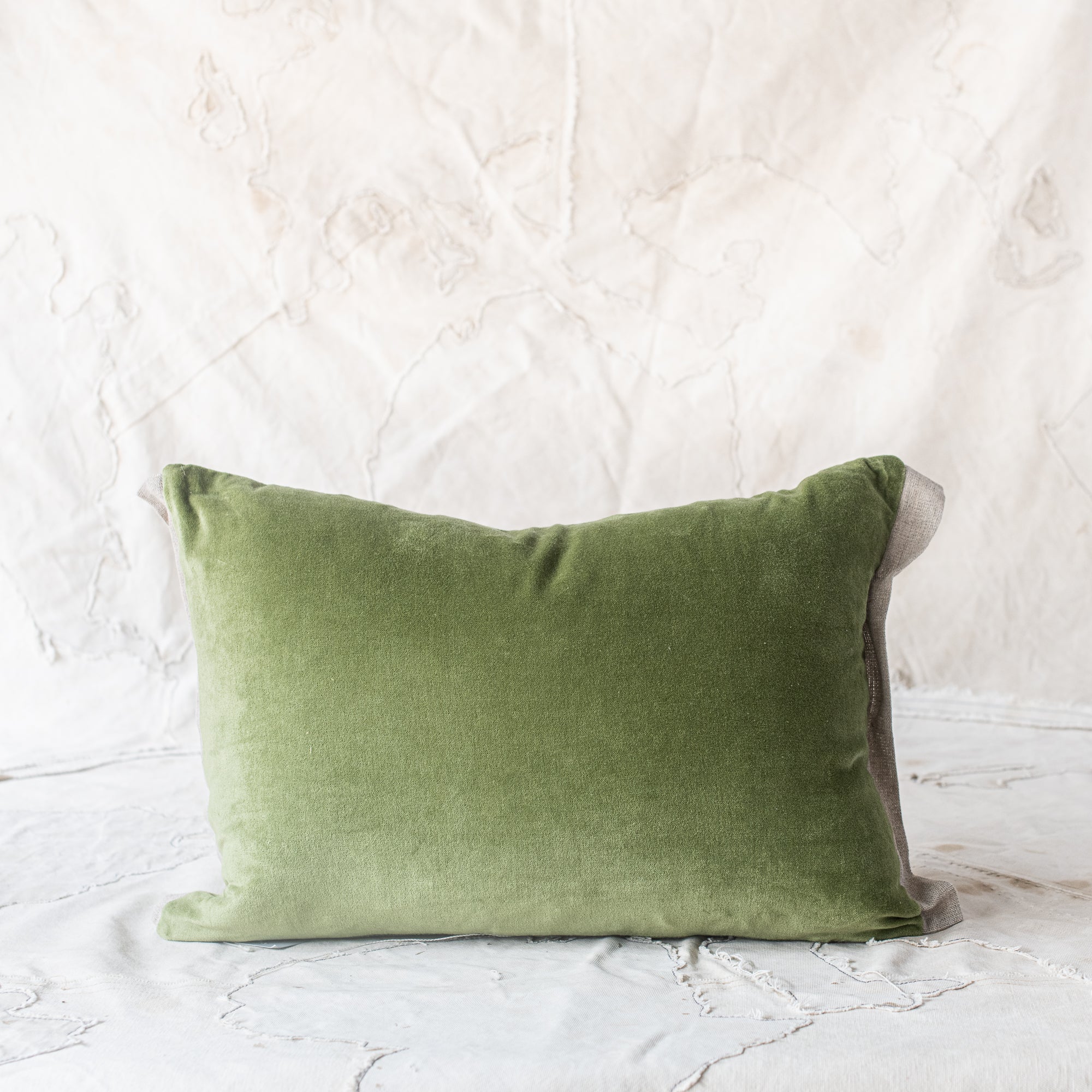 En fil d' Indienne France - Medicis Cushions - Velvet and Linen Edge