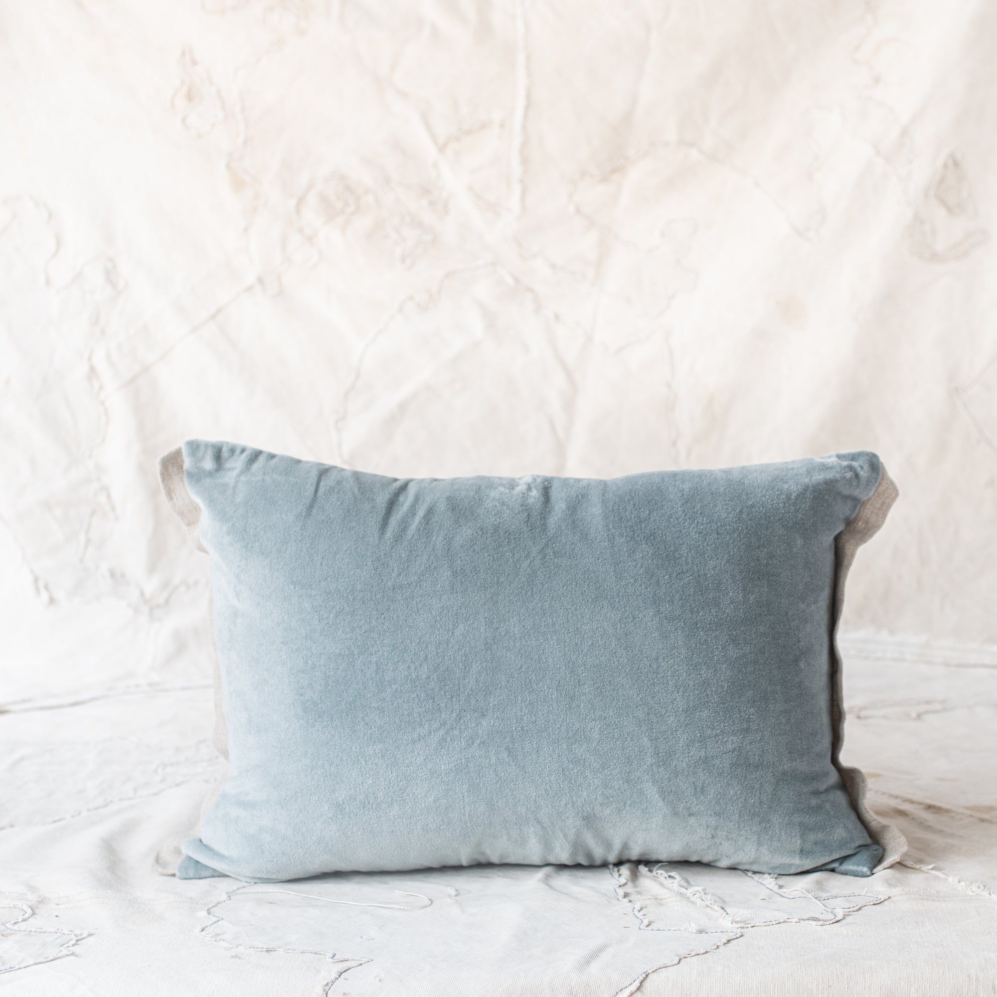 En fil d' Indienne France - Medicis Cushions - Velvet and Linen Edge