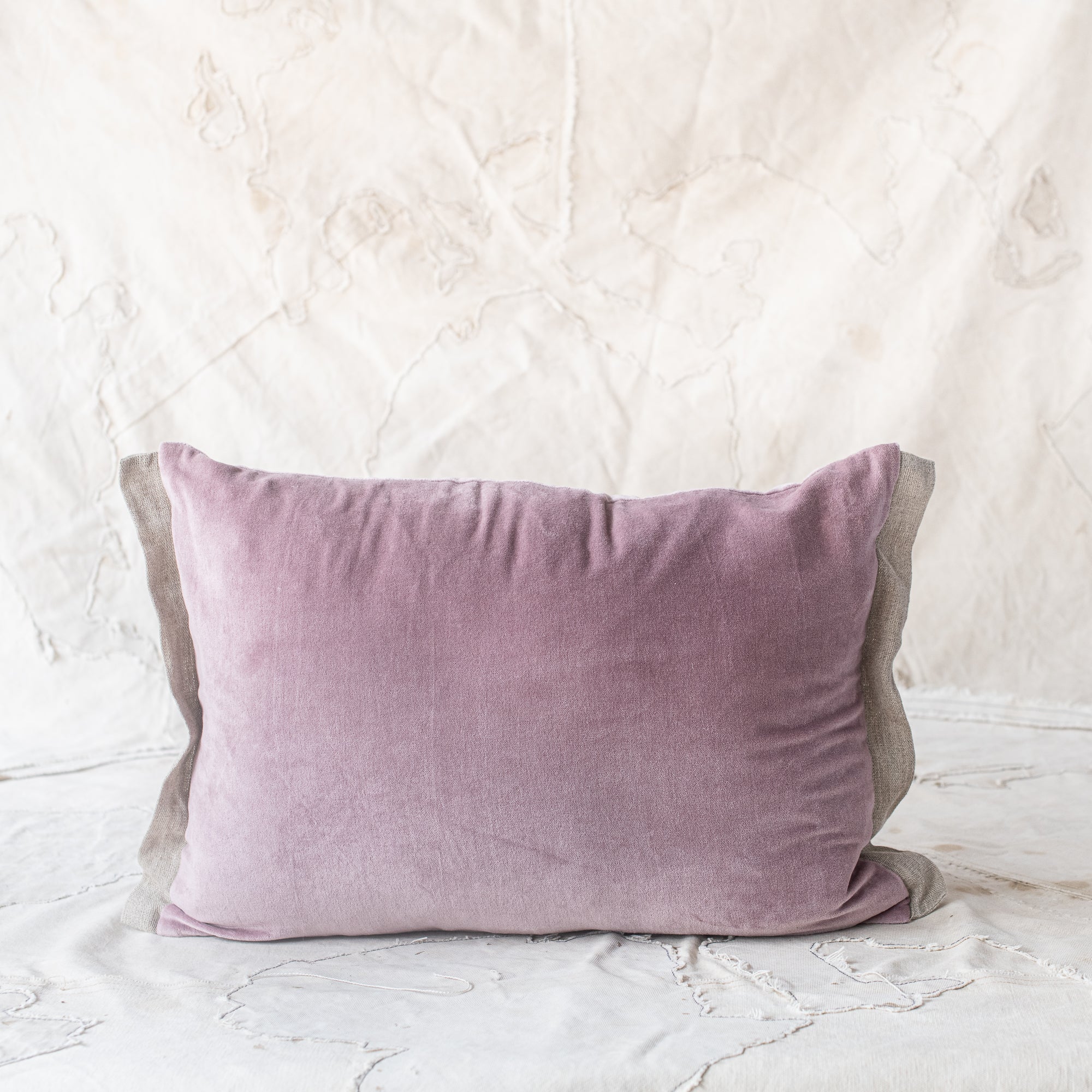 En fil d' Indienne France - Medicis Cushions - Velvet and Linen Edge