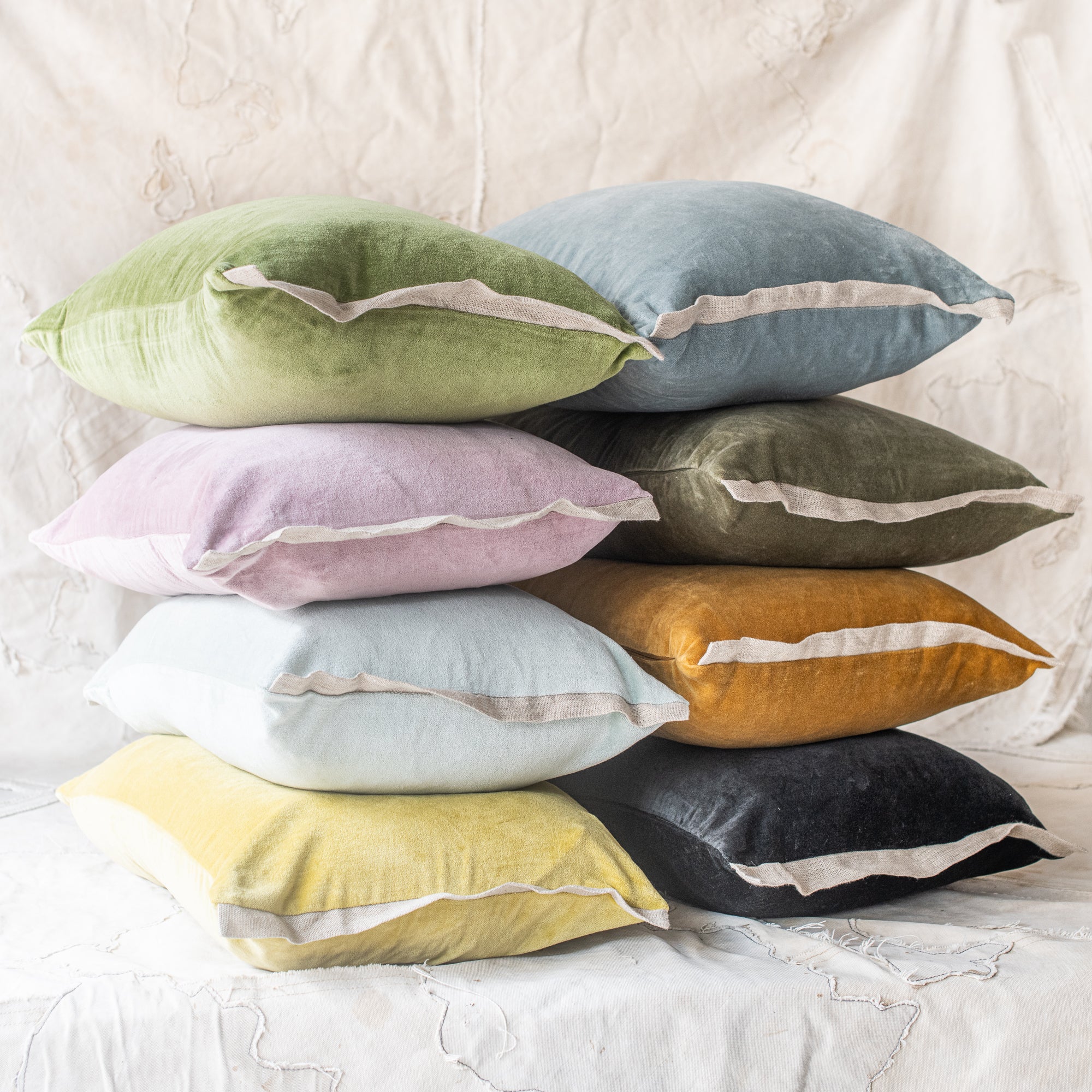 En fil d' Indienne France - Medicis Cushions - Velvet and Linen Edge