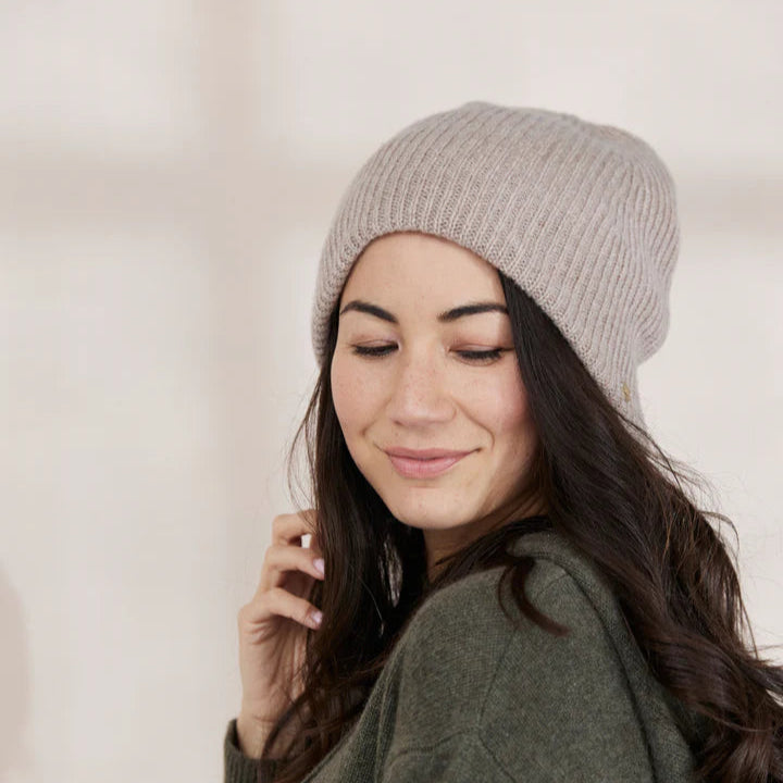 Mia Fratino - Cashmere Ribbed Beanie