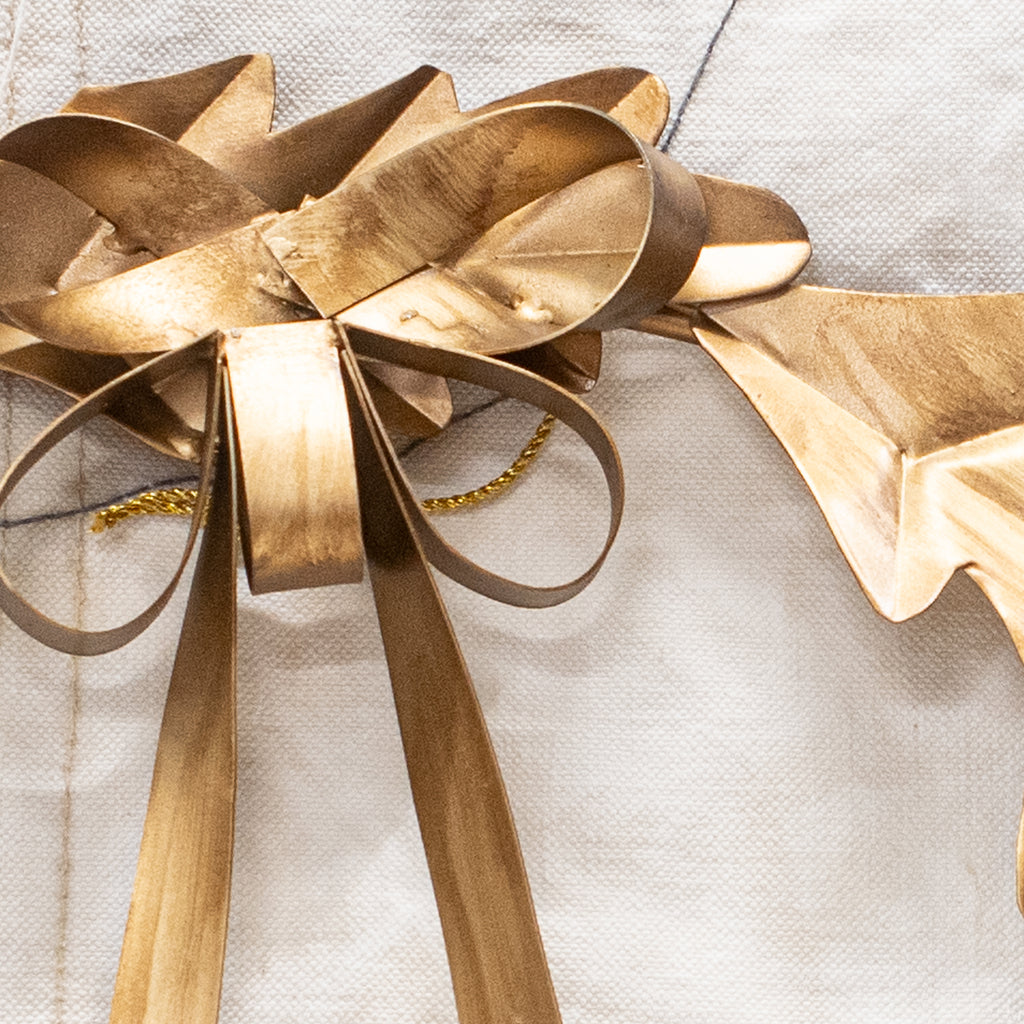 Gold Wreath with Acorn