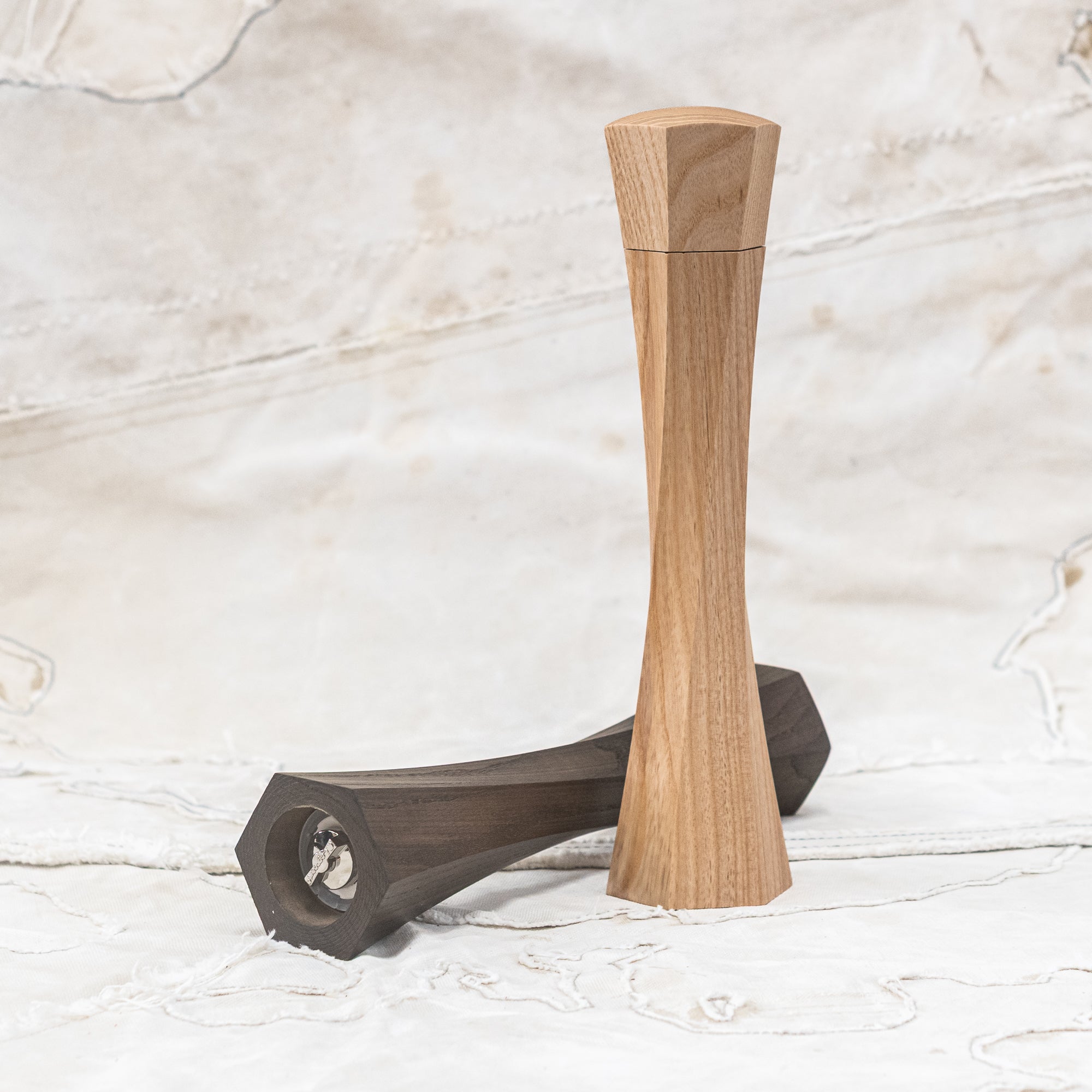 Pepper or Salt Grinder - Ashwood Twist Design