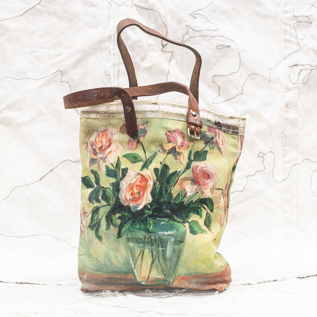 Swarm Tote Bag - Blush Roses