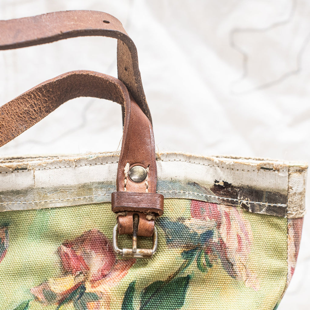 Swarm Tote Bag - Blush Roses