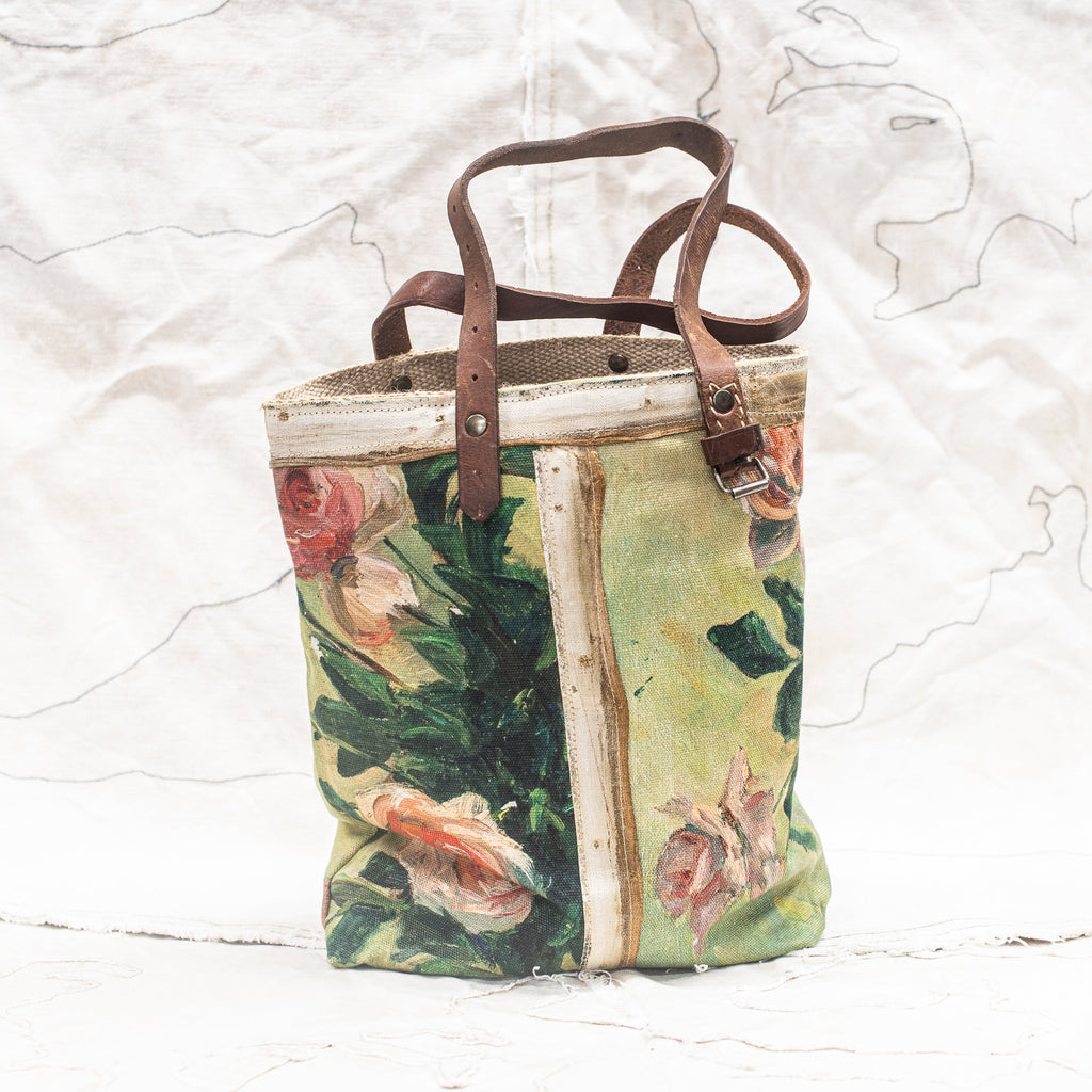 Swarm Tote Bag - Blush Roses